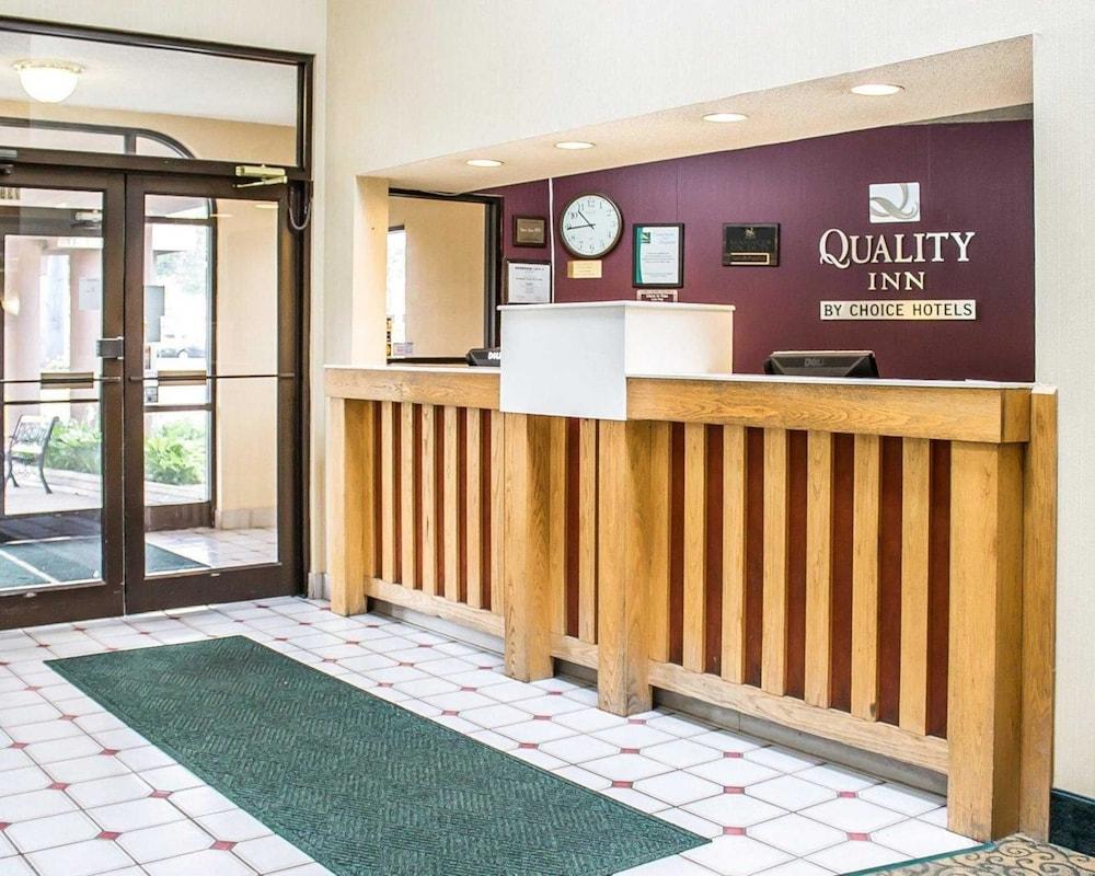 Quality Inn Elyria Exterior photo