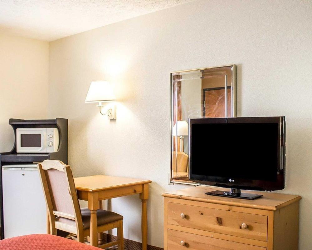 Quality Inn Elyria Exterior photo