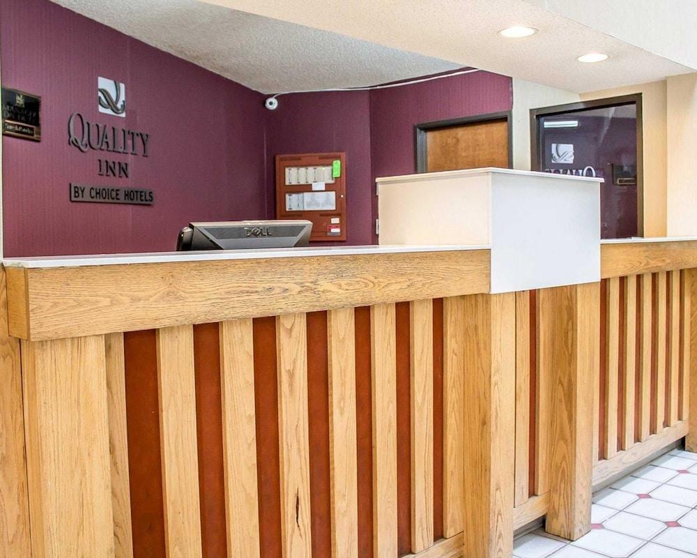 Quality Inn Elyria Exterior photo