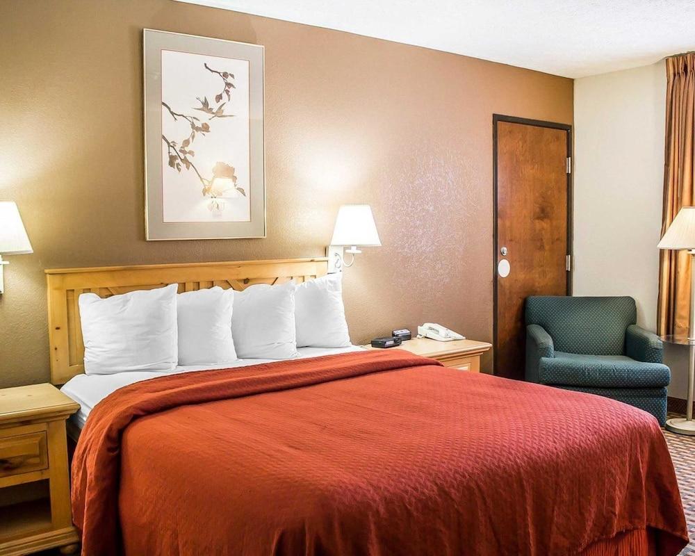 Quality Inn Elyria Exterior photo