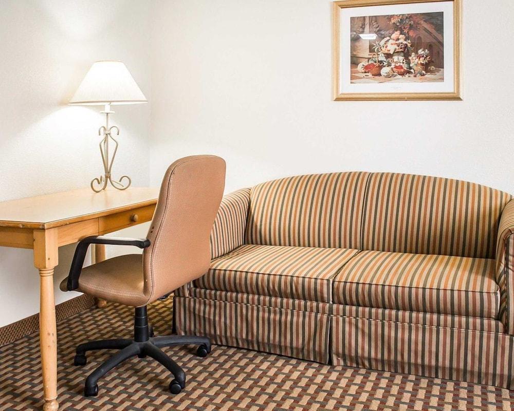 Quality Inn Elyria Exterior photo