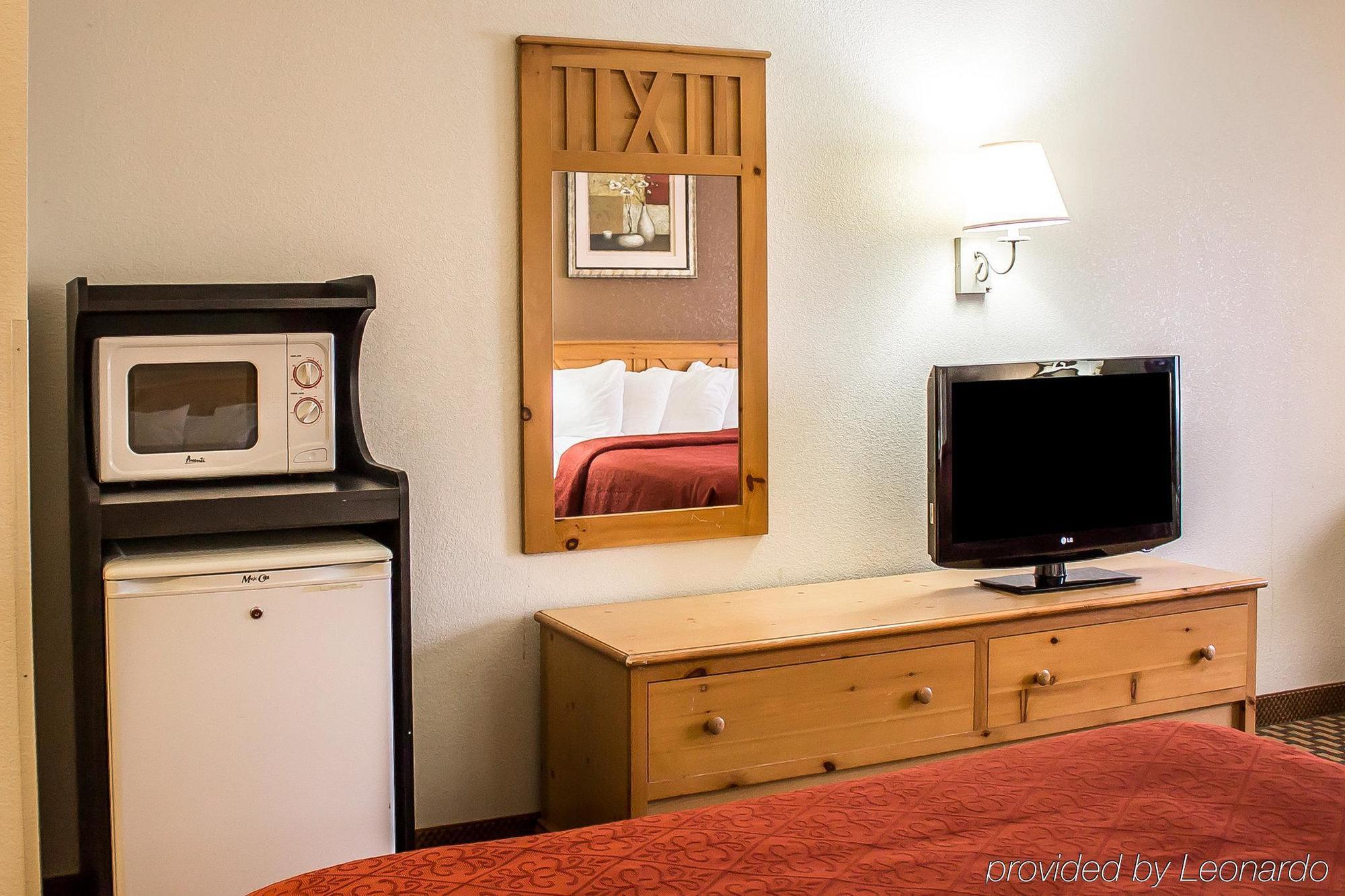 Quality Inn Elyria Exterior photo