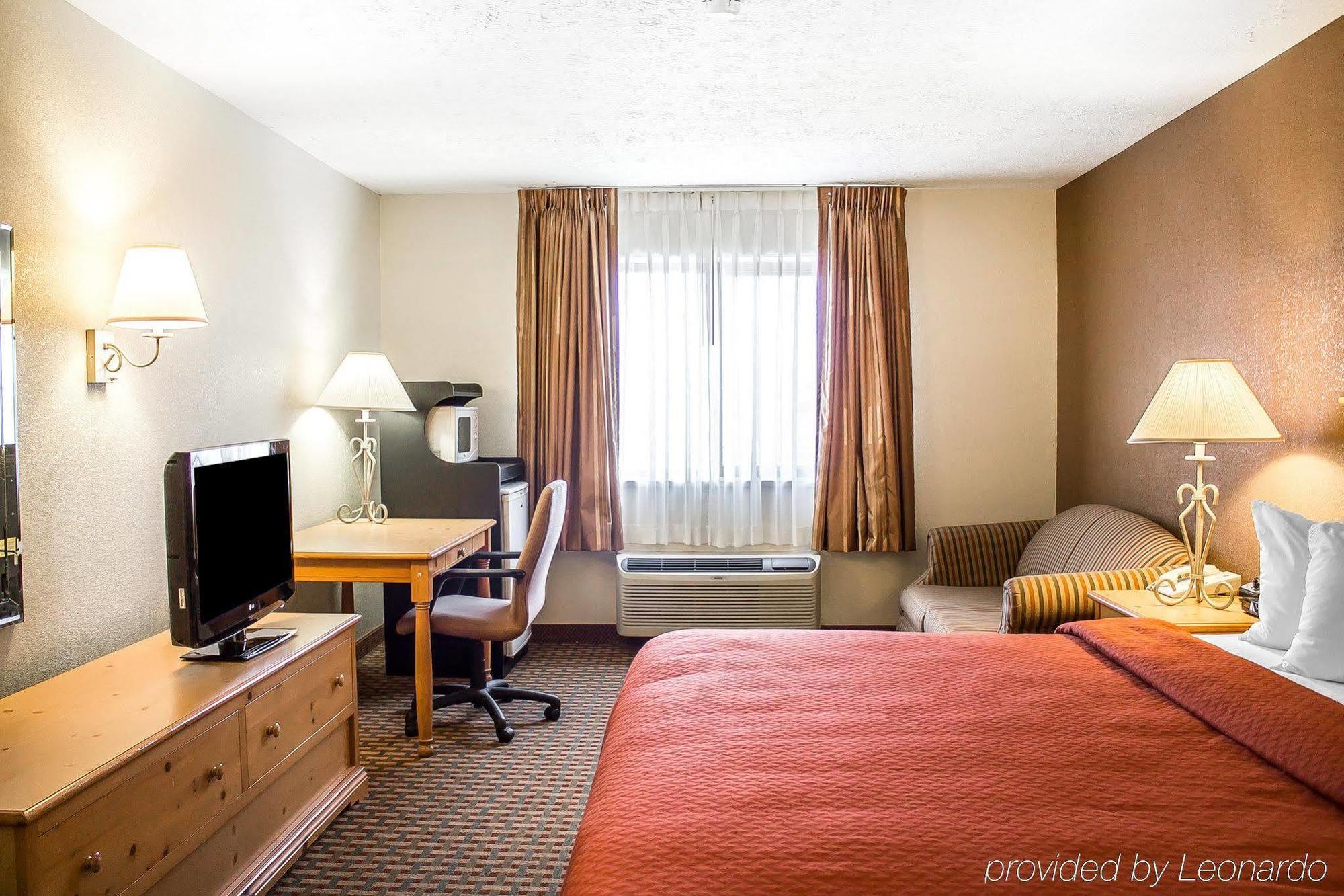 Quality Inn Elyria Exterior photo