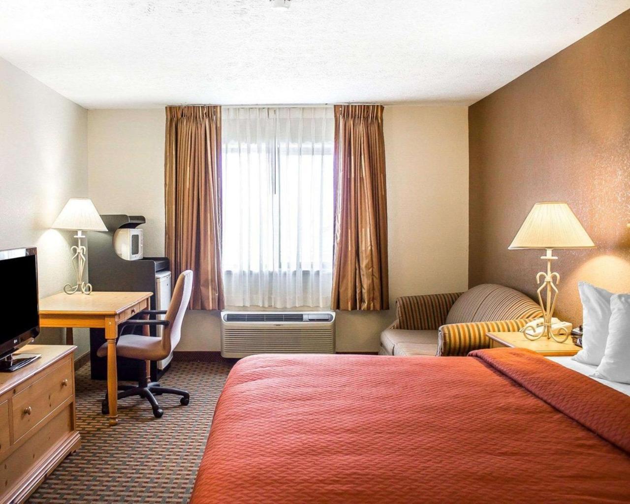Quality Inn Elyria Exterior photo