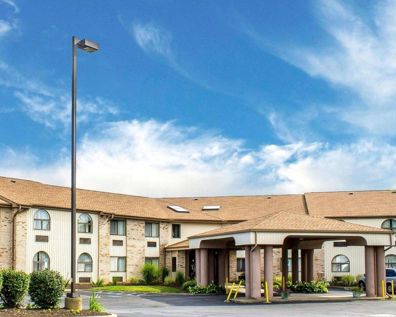 Quality Inn Elyria Exterior photo
