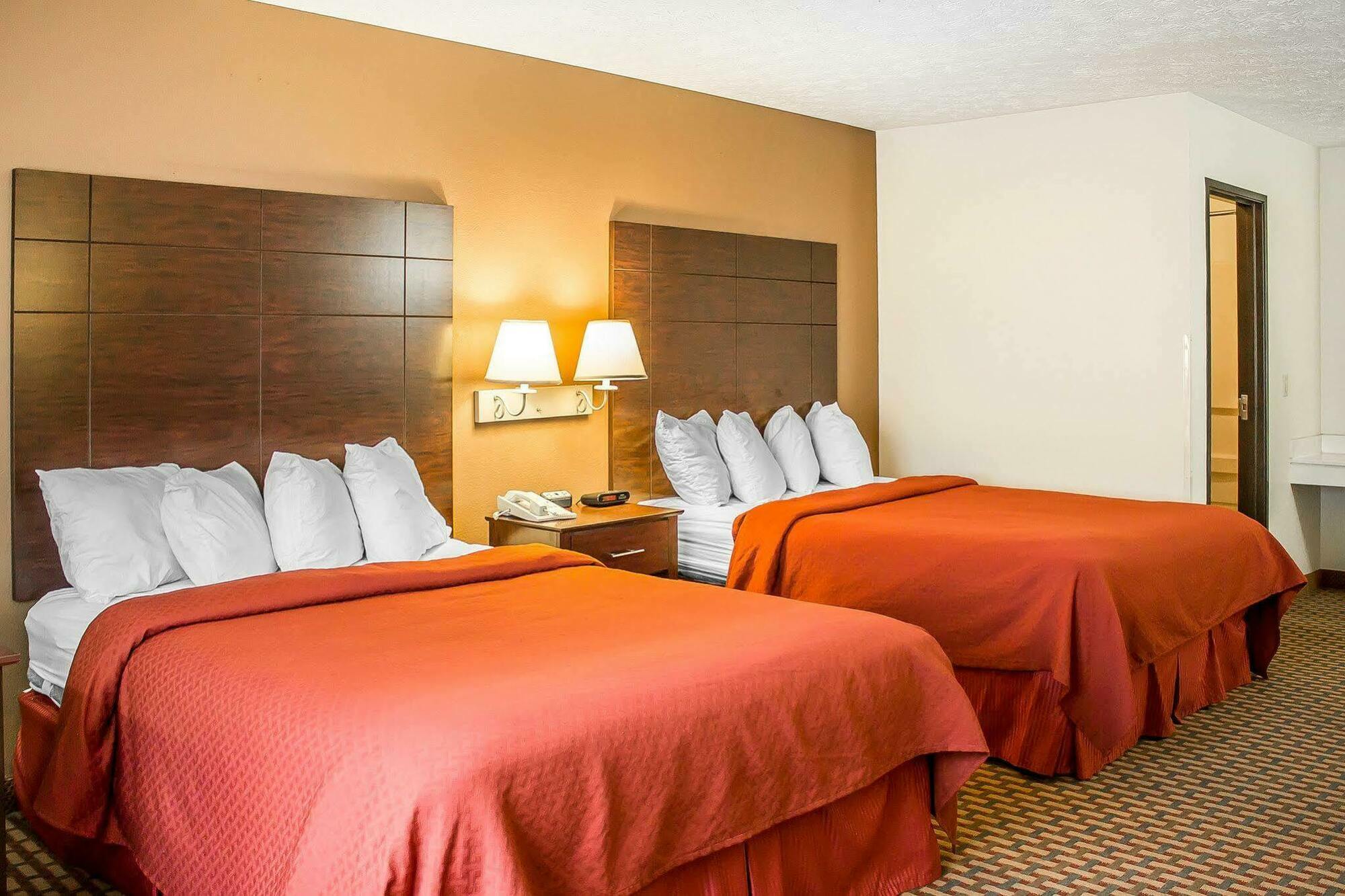 Quality Inn Elyria Exterior photo